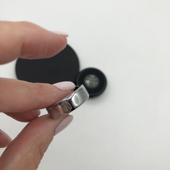 Oura Ring Gen 3 Horizon Silver 9 Worn 2 Wks Works Perfectly looks Great! - Picture 5 of 5